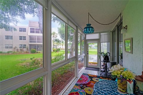 Copropriété à vendre à Tamarac, Floride: 2 chambres, 88.26 m2 № 1294325 - photo 4