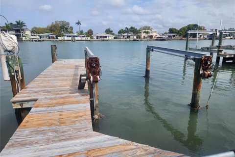 Villa ou maison à vendre à Indian Rocks Beach, Floride: 2 chambres, 126.53 m2 № 1348994 - photo 4