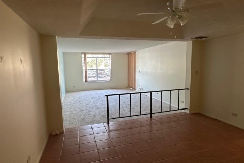 Condo in Lauderhill, Florida, 2 bedrooms  № 1207319 - photo 11