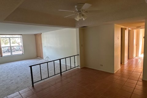 Condo in Lauderhill, Florida, 2 bedrooms  № 1207319 - photo 10