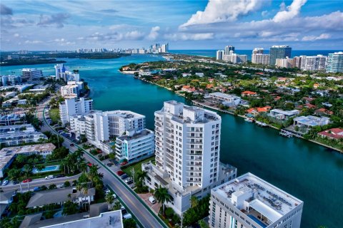 Condo in Bay Harbor Islands, Florida, 3 bedrooms  № 1059593 - photo 27