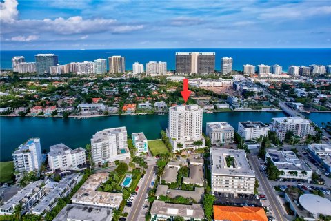 Condo in Bay Harbor Islands, Florida, 3 bedrooms  № 1059593 - photo 25