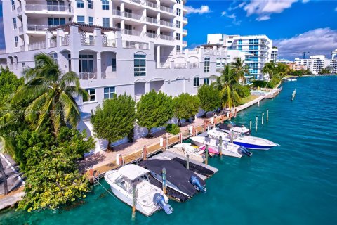 Condominio en venta en Bay Harbor Islands, Florida, 3 dormitorios, 170.29 m2 № 1059593 - foto 24