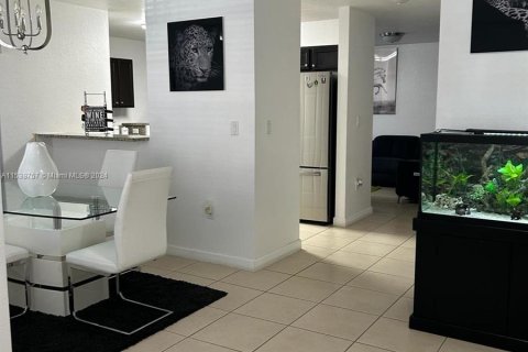 Casa en venta en Cutler Bay, Florida, 3 dormitorios, 140.75 m2 № 1031063 - foto 6