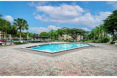 Condominio en venta en Pembroke Pines, Florida, 2 dormitorios, 112.13 m2 № 1168043 - foto 26