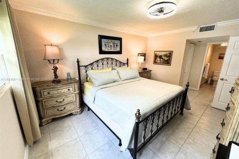 Condo in Pembroke Pines, Florida, 2 bedrooms  № 1168043 - photo 13
