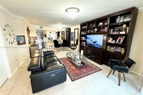 Copropriété à vendre à Pembroke Pines, Floride: 2 chambres, 112.13 m2 № 1168043 - photo 9