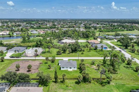 Villa ou maison à vendre à Rotonda, Floride: 4 chambres, 176.51 m2 № 1352899 - photo 25