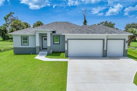 Villa ou maison à vendre à Rotonda, Floride: 4 chambres, 176.51 m2 № 1352899 - photo 1