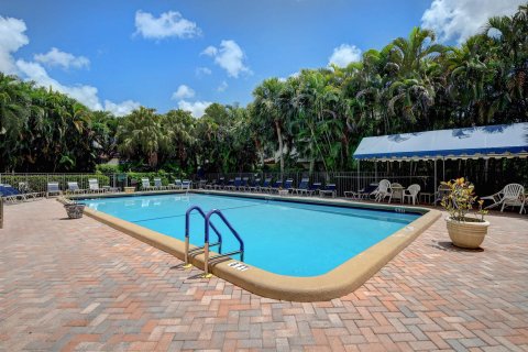 Copropriété à vendre à Boca Raton, Floride: 2 chambres, 120.77 m2 № 1065720 - photo 1