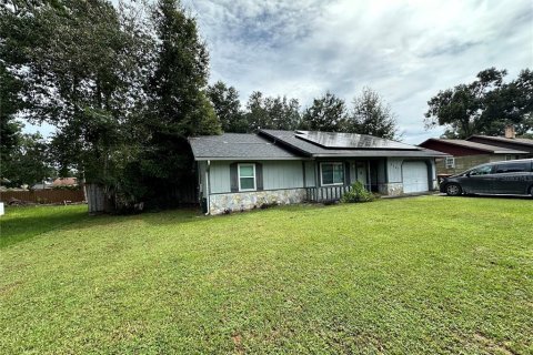 House in Ocala, Florida 3 bedrooms, 119.94 sq.m. № 1389182 - photo 2