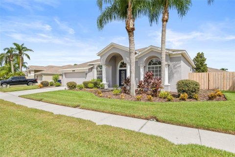 Villa ou maison à vendre à Land O' Lakes, Floride: 4 chambres, 239.13 m2 № 1389156 - photo 2