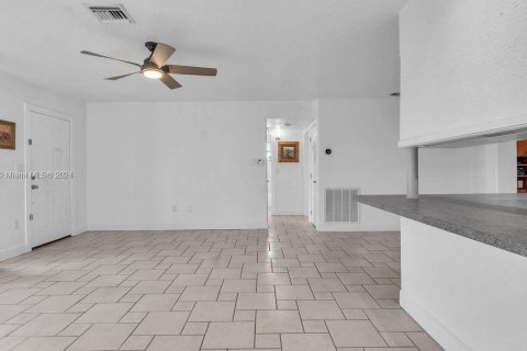 House in Fort Lauderdale, Florida 3 bedrooms, 180.04 sq.m. № 1241755 - photo 5