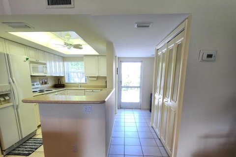 Condo in Riviera Beach, Florida, 2 bedrooms  № 1040564 - photo 14