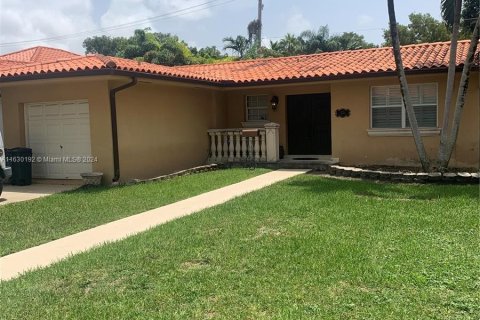 Villa ou maison à vendre à Coral Gables, Floride: 3 chambres, 152.73 m2 № 1293781 - photo 2