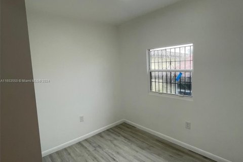 Immobilier commercial à vendre à Miami, Floride: 255.67 m2 № 1348214 - photo 13