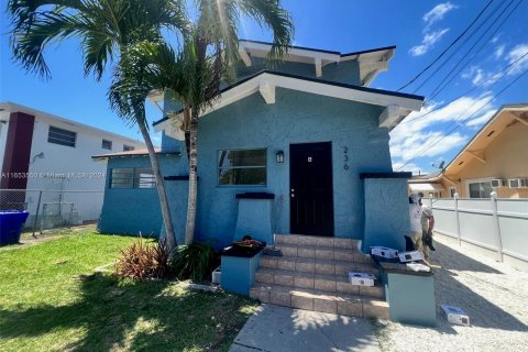 Propiedad comercial en venta en Miami, Florida, 255.67 m2 № 1348214 - foto 1