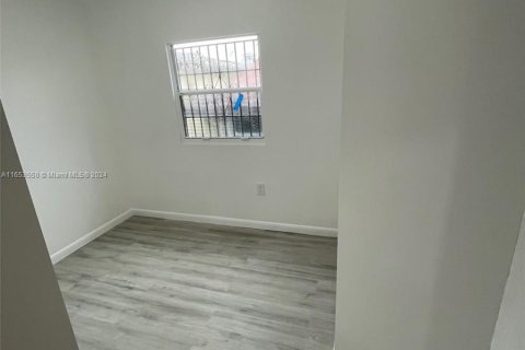 Immobilier commercial à vendre à Miami, Floride: 255.67 m2 № 1348214 - photo 12