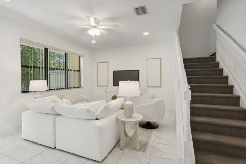 Adosado en venta en Boynton Beach, Florida, 3 dormitorios, 231.05 m2 № 1210476 - foto 8