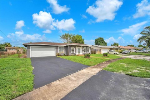 Villa ou maison à vendre à Plantation, Floride: 3 chambres, 150.32 m2 № 1375834 - photo 11