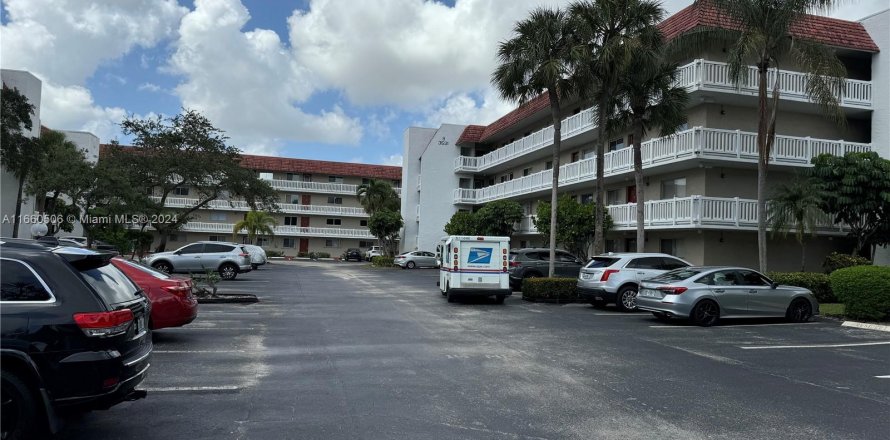 Condo in Lauderhill, Florida, 2 bedrooms  № 1375833