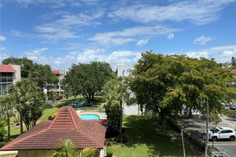 Condominio en venta en Lauderhill, Florida, 2 dormitorios, 99.41 m2 № 1375833 - foto 2