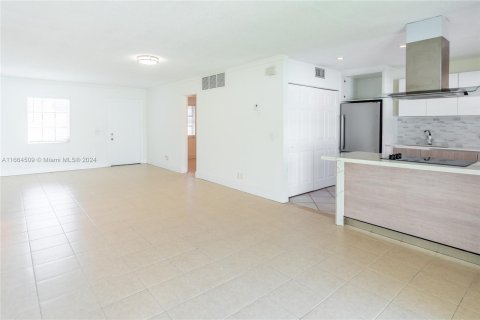 Townhouse in Fort Lauderdale, Florida 3 bedrooms, 108.7 sq.m. № 1375744 - photo 17