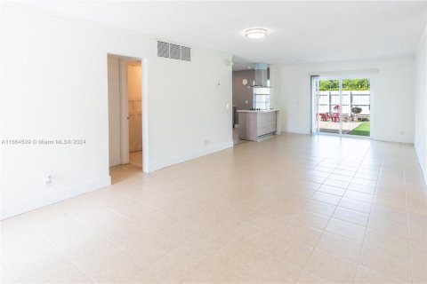 Touwnhouse à vendre à Fort Lauderdale, Floride: 3 chambres, 108.7 m2 № 1375744 - photo 6