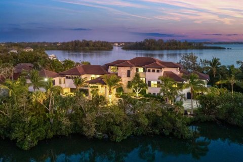 Villa ou maison à vendre à Sarasota, Floride: 4 chambres, 756.04 m2 № 1038688 - photo 2