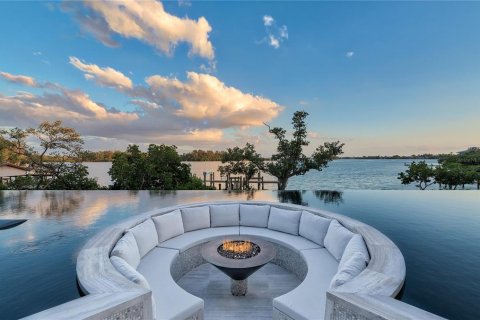 Villa ou maison à vendre à Sarasota, Floride: 4 chambres, 756.04 m2 № 1038688 - photo 1