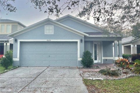 House in Tampa, Florida 3 bedrooms, 129.78 sq.m. № 1441258 - photo 1