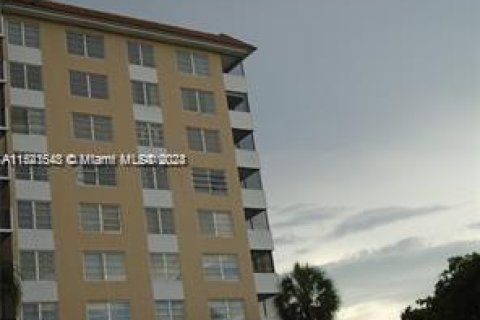 Condominio en venta en Lauderhill, Florida, 2 dormitorios, 90.3 m2 № 1035555 - foto 5