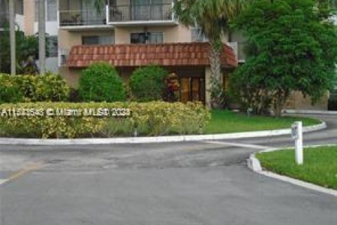 Condominio en venta en Lauderhill, Florida, 2 dormitorios, 90.3 m2 № 1035555 - foto 4