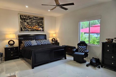 Casa en venta en Cutler Bay, Florida, 4 dormitorios, 249.35 m2 № 1241669 - foto 18