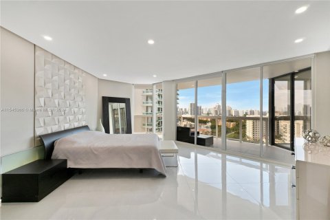 Condominio en venta en Aventura, Florida, 3 dormitorios, 229.47 m2 № 1074531 - foto 27