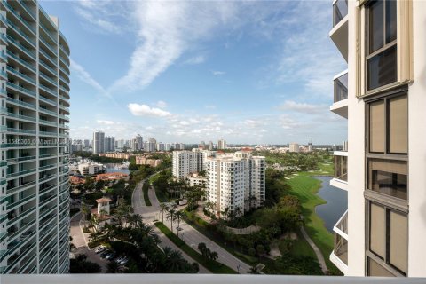 Condo in Aventura, Florida, 3 bedrooms in LANDMARK  № 1074531 - photo 21