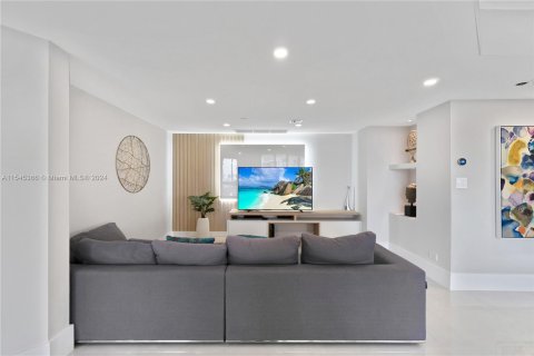 Condominio en venta en Aventura, Florida, 3 dormitorios, 229.47 m2 № 1074531 - foto 18
