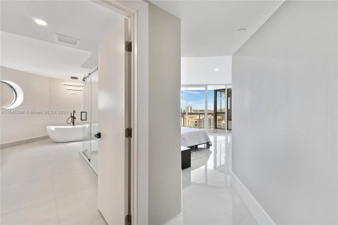 Condominio en venta en Aventura, Florida, 3 dormitorios, 229.47 m2 № 1074531 - foto 30