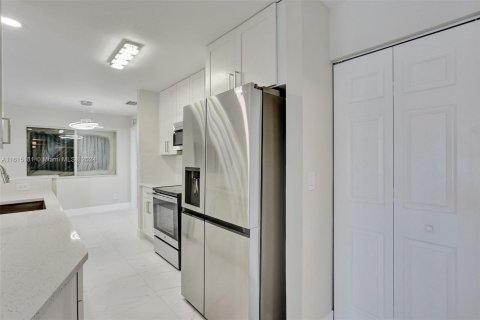 Casa en venta en Fort Lauderdale, Florida, 3 dormitorios, 147.71 m2 № 1236772 - foto 13