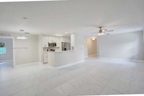 Villa ou maison à vendre à Fort Lauderdale, Floride: 3 chambres, 147.71 m2 № 1236772 - photo 11