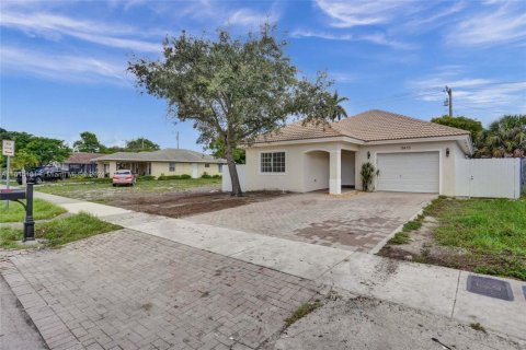 Villa ou maison à vendre à Fort Lauderdale, Floride: 3 chambres, 147.71 m2 № 1236772 - photo 2