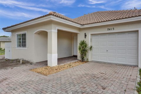 House in Fort Lauderdale, Florida 3 bedrooms, 147.71 sq.m. № 1236772 - photo 3