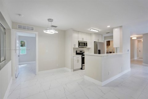 Casa en venta en Fort Lauderdale, Florida, 3 dormitorios, 147.71 m2 № 1236772 - foto 10