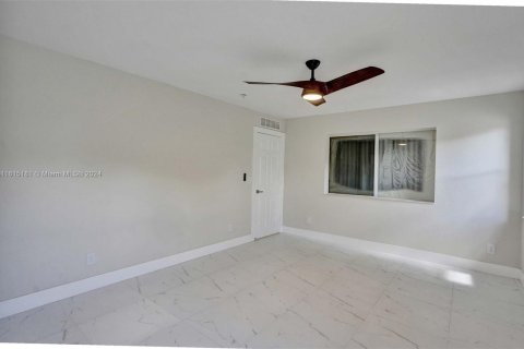 House in Fort Lauderdale, Florida 3 bedrooms, 147.71 sq.m. № 1236772 - photo 7