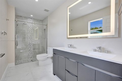 Casa en venta en Fort Lauderdale, Florida, 3 dormitorios, 147.71 m2 № 1236772 - foto 4