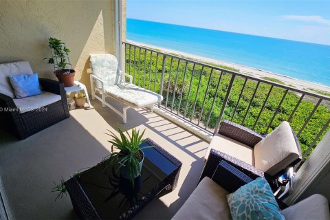 Condo in Hutchinson Island South, Florida, 2 bedrooms  № 1236688 - photo 6