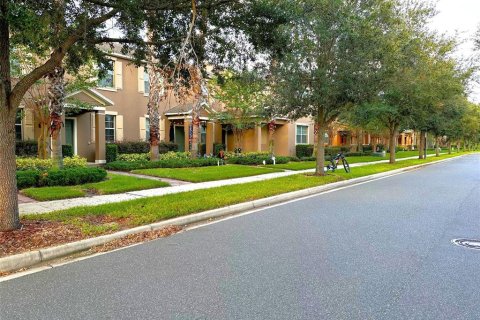 Townhouse in Winter Garden, Florida 3 bedrooms, 150.22 sq.m. № 1398619 - photo 1