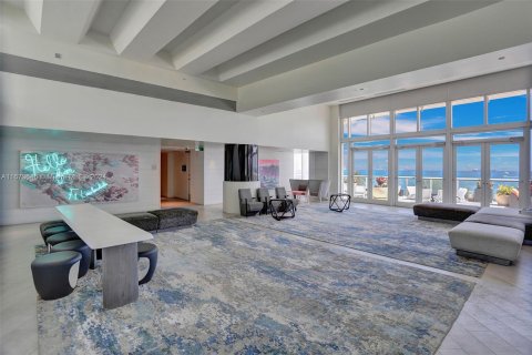 Copropriété à vendre à Fort Lauderdale, Floride: 2 chambres, 112.78 m2 № 1396931 - photo 25