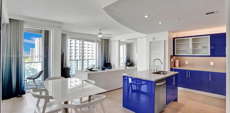 Condominio en Fort Lauderdale, Florida, 2 dormitorios  № 1396931