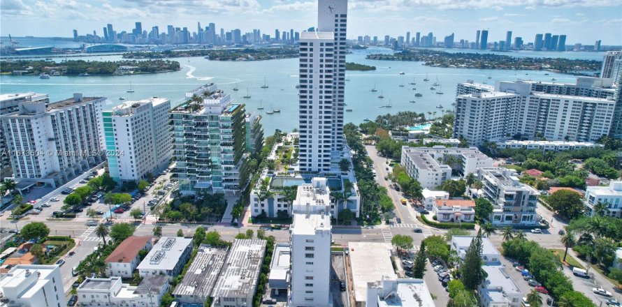 Condo in Miami Beach, Florida, 1 bedroom  № 1396992